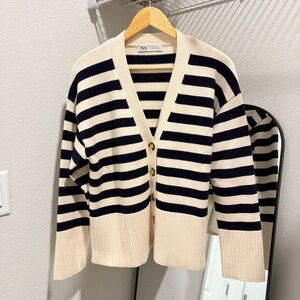 Zara Women's Black and Cream Striped Cardigan